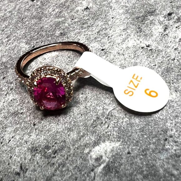 Ring Bomb Party RIng, size 6, NWOT, Pink stone rose gold color band - Picture 5 of 6